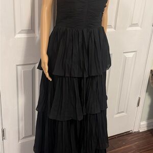 Elegant Black Tiered Evening maxi Dress
